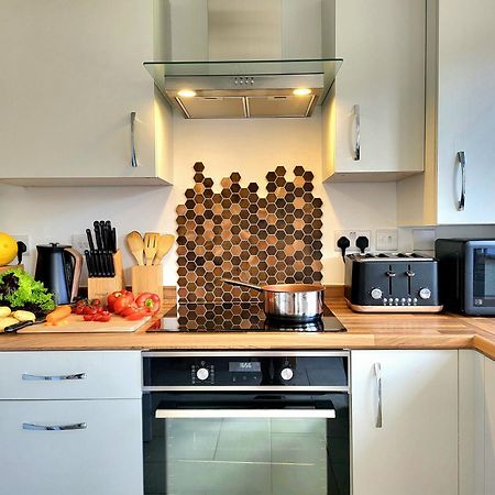 Seaside Beach Themed Home With Garden And Driveway Lytham St Annes Eksteriør billede