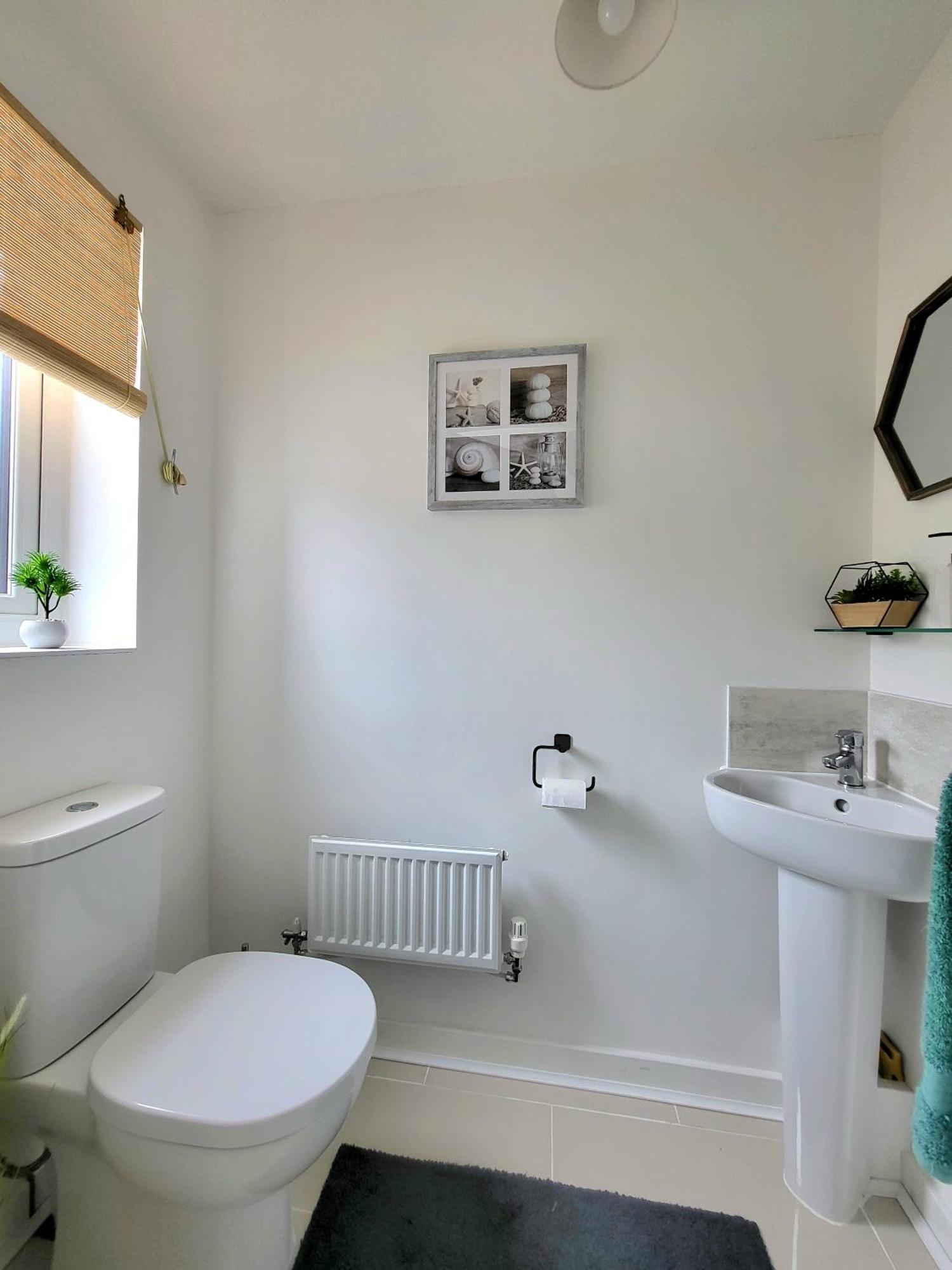 Seaside Beach Themed Home With Garden And Driveway Lytham St Annes Eksteriør billede