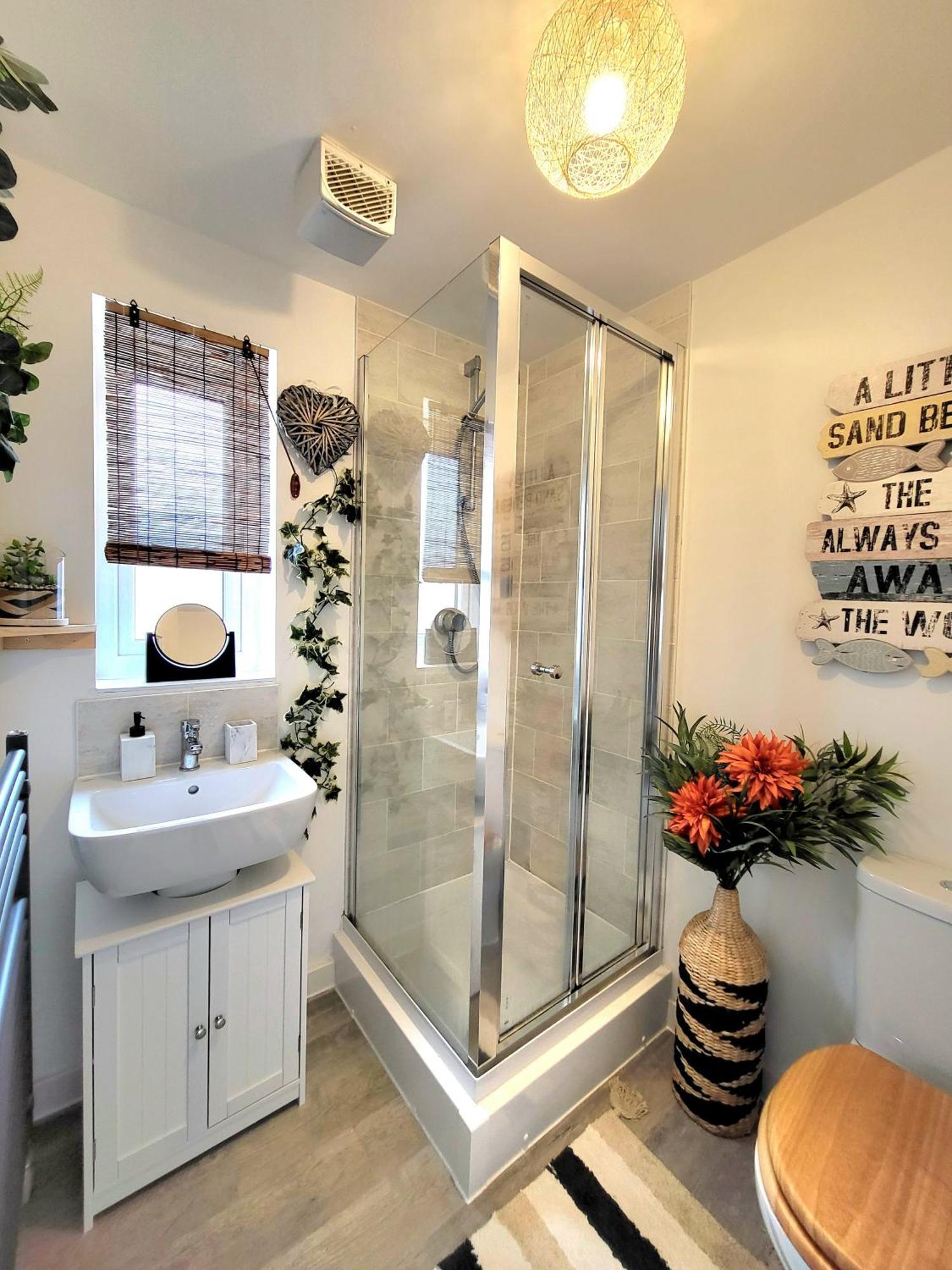 Seaside Beach Themed Home With Garden And Driveway Lytham St Annes Eksteriør billede